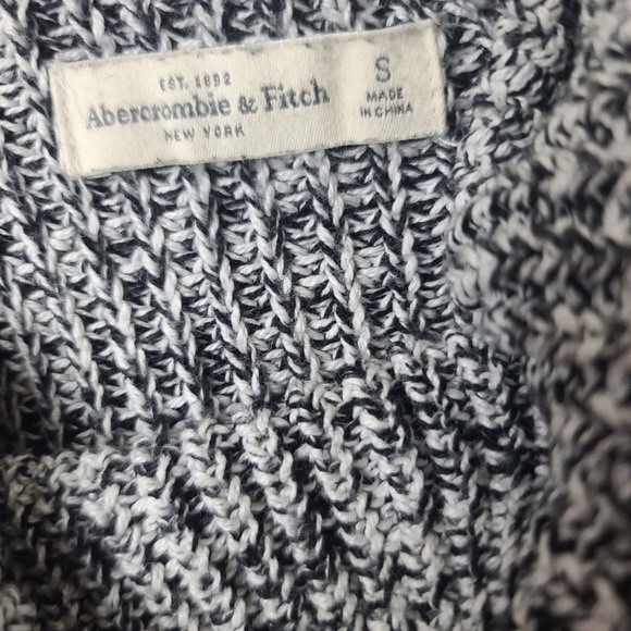 Brand: Abercrombie, Size: S, Knitted Sweater, Black and White Color - Picture 6 of 14